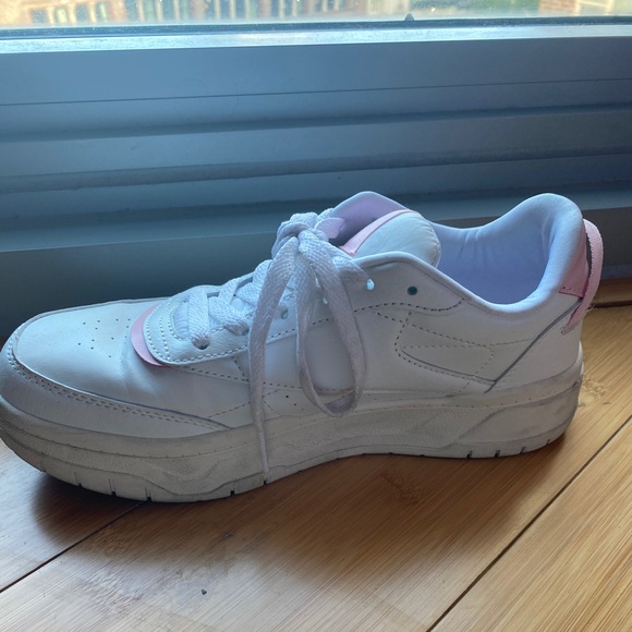 Reebok White with Pink Accents Leather Platform Sneaker Sz 7 - Picture 6 of 6